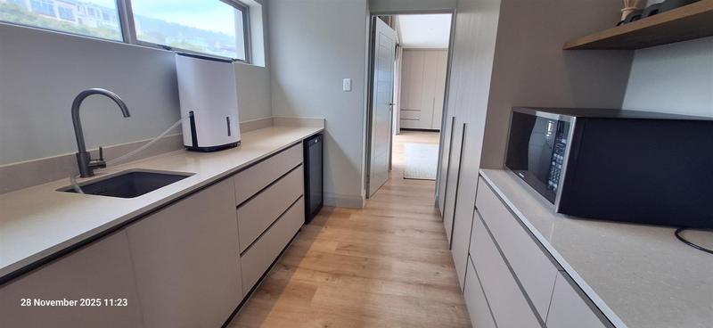 5 Bedroom Property for Sale in Outeniqua Strand Western Cape